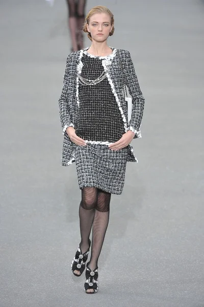 Look 7